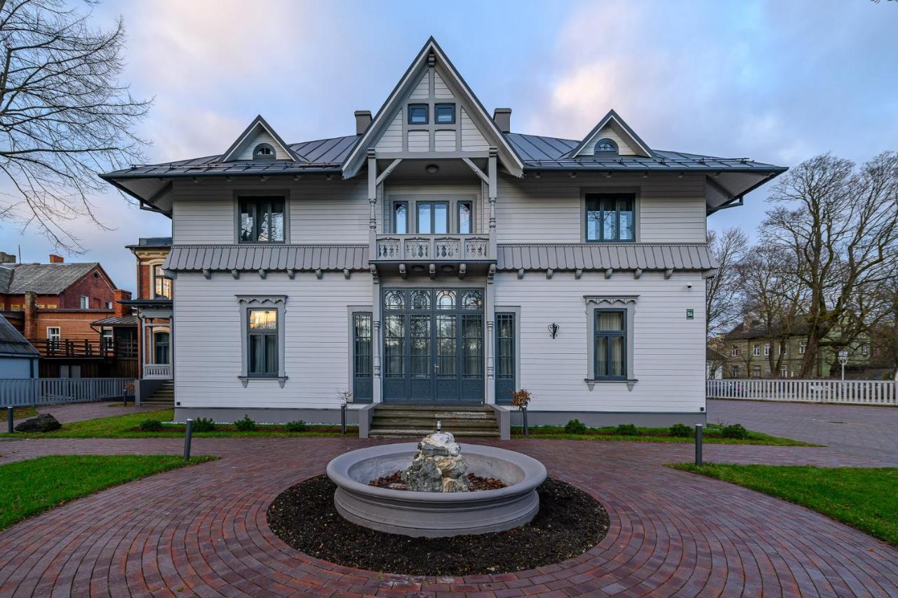 ROZE Peldu Residence Liepāja Extérieur photo