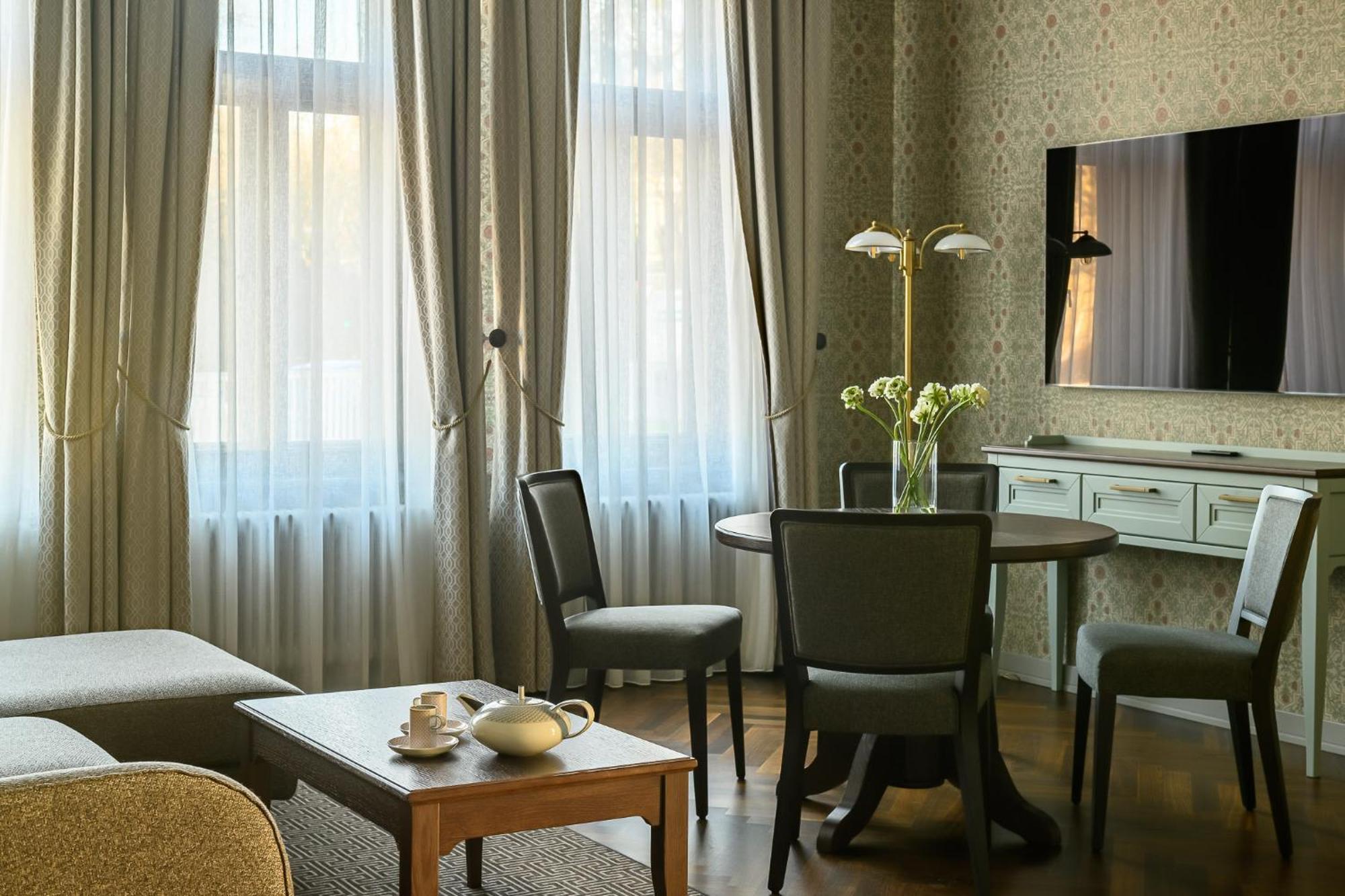 ROZE Peldu Residence Liepāja Extérieur photo