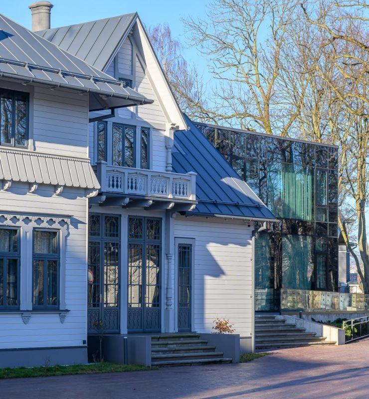 ROZE Peldu Residence Liepāja Extérieur photo